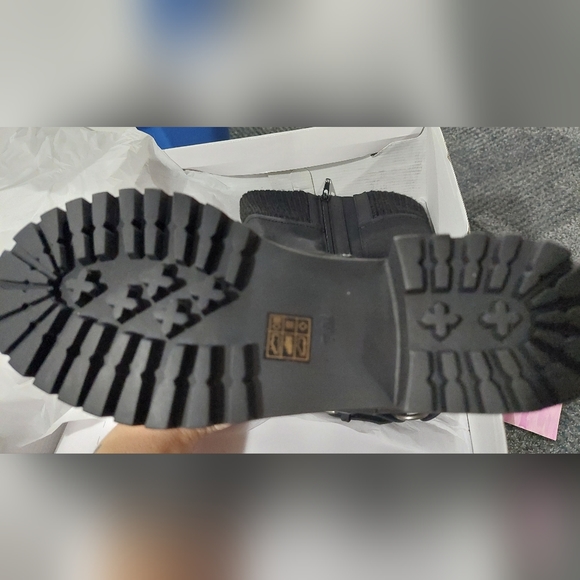 Black Wide Calf Boots - Picture 4 of 5